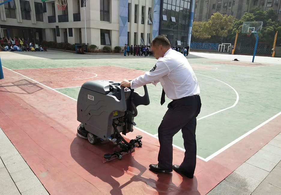 江西大型清潔設備多功能洗地機和電動<a href=http://www.zendaikai.com target=_blank class=infotextkey>掃地車生產(chǎn)廠</a>